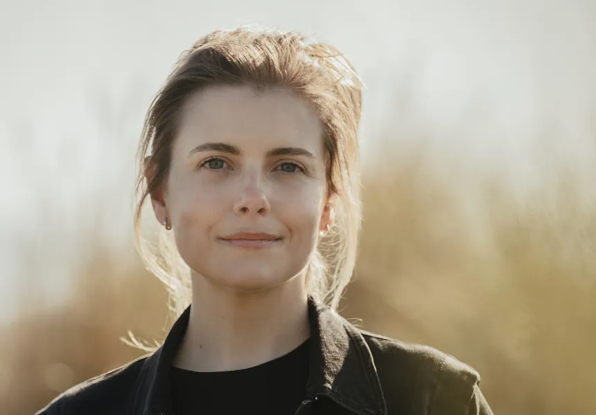 Kathleen Harris headshot (high res thumbnail size)