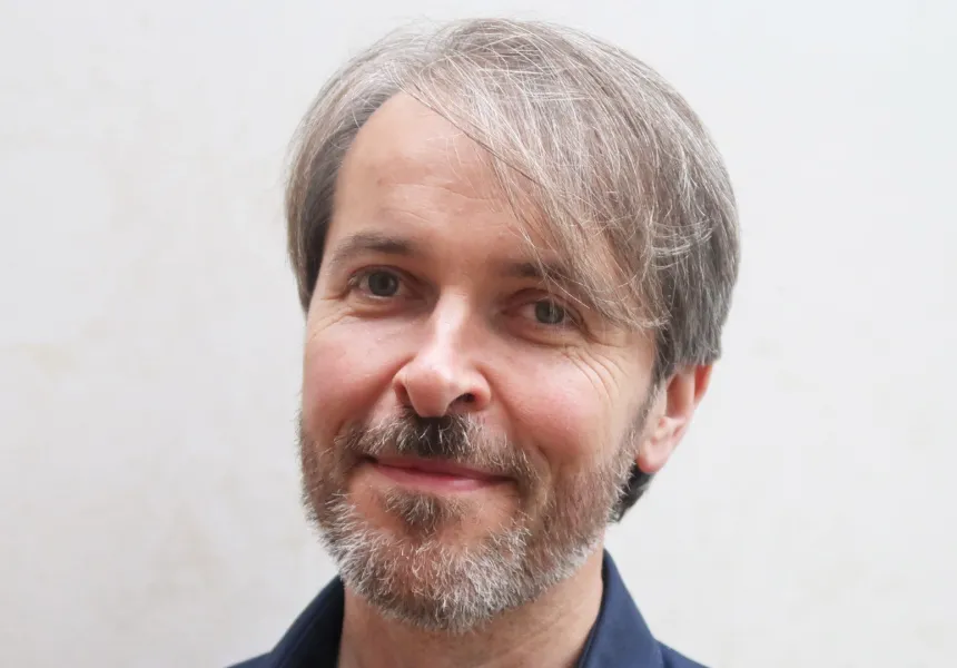 Garrett Carr headshot