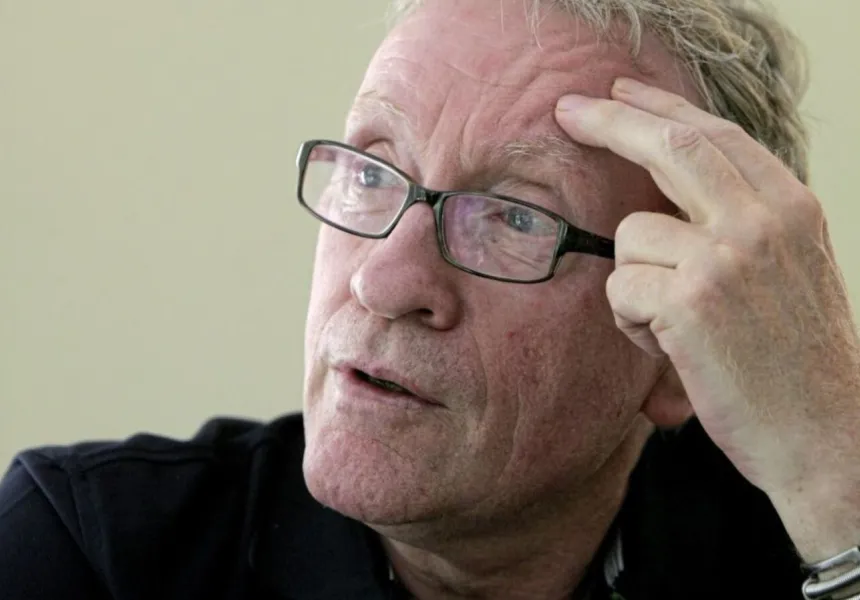Martin Dillon author headshot